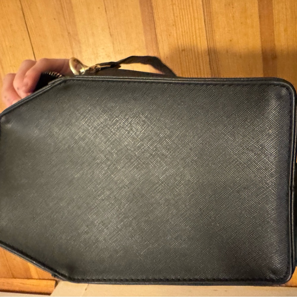 Black Crossbody Beetlejuice Style Coffin Bag "Never Trust The Living" ⚰️ - Picture 5 of 6